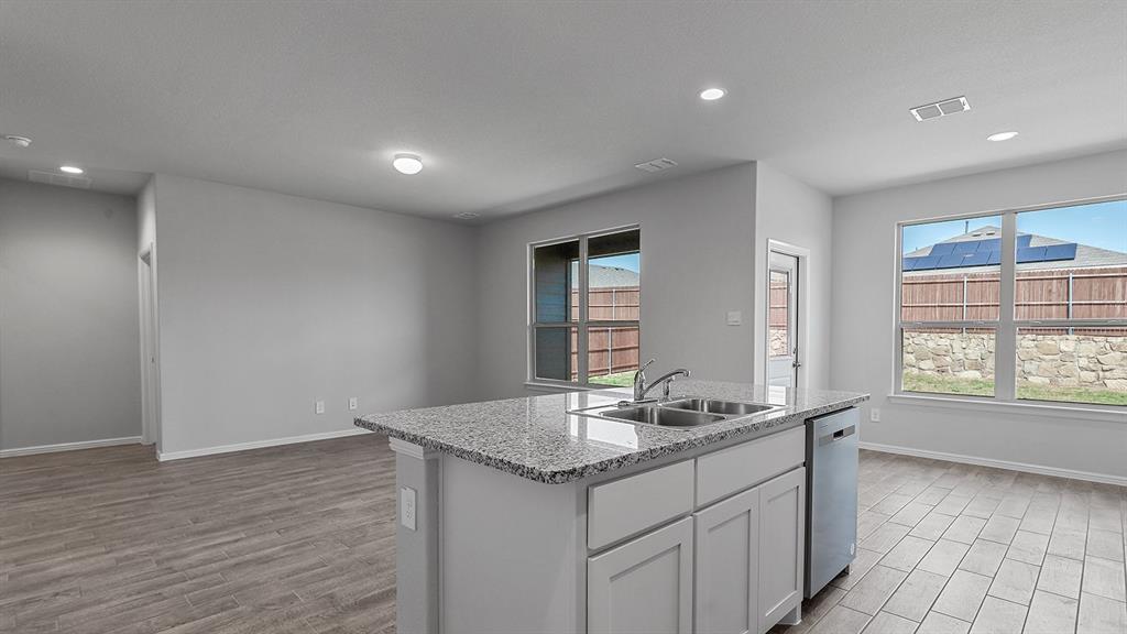 411 Sunday Silence Way Property Photo 6