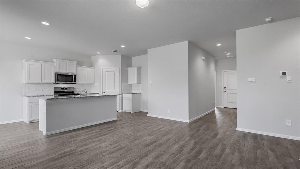 411 Sunday Silence Way Property Photo 13