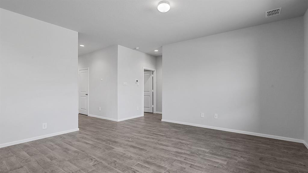 411 Sunday Silence Way Property Photo 14
