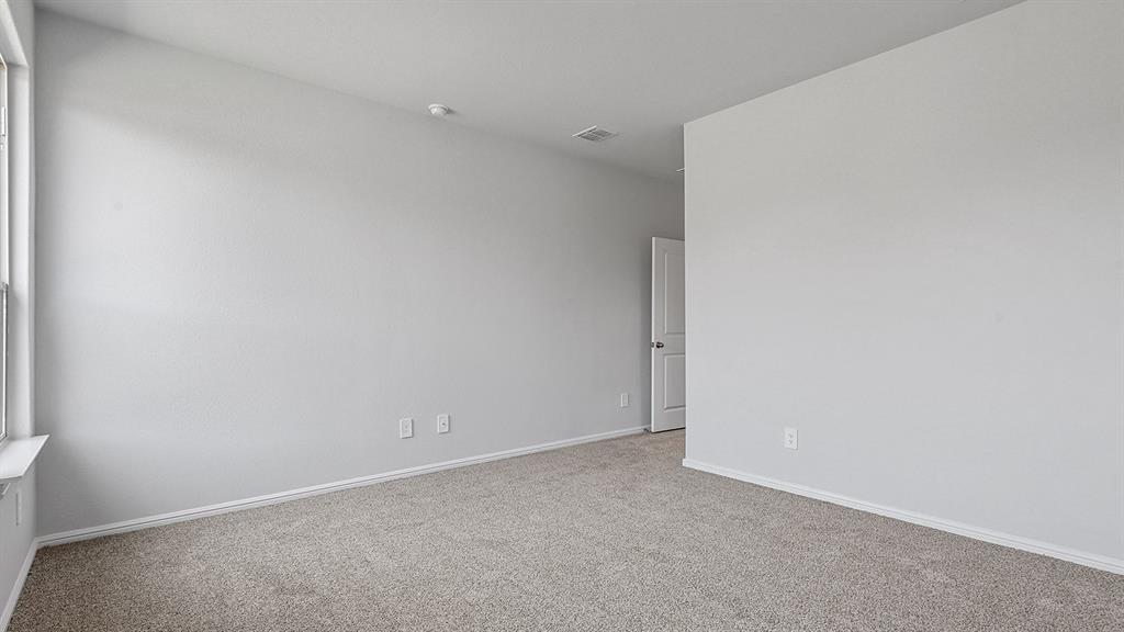 411 Sunday Silence Way Property Photo 17