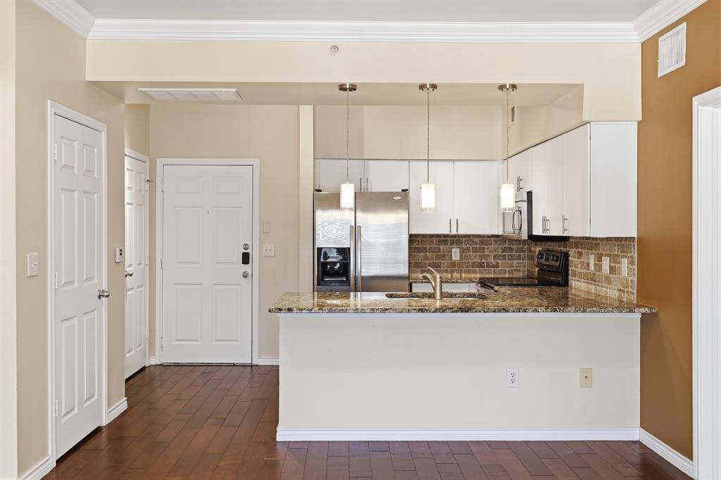 3102 Kings Road 2212 Property Photo 6