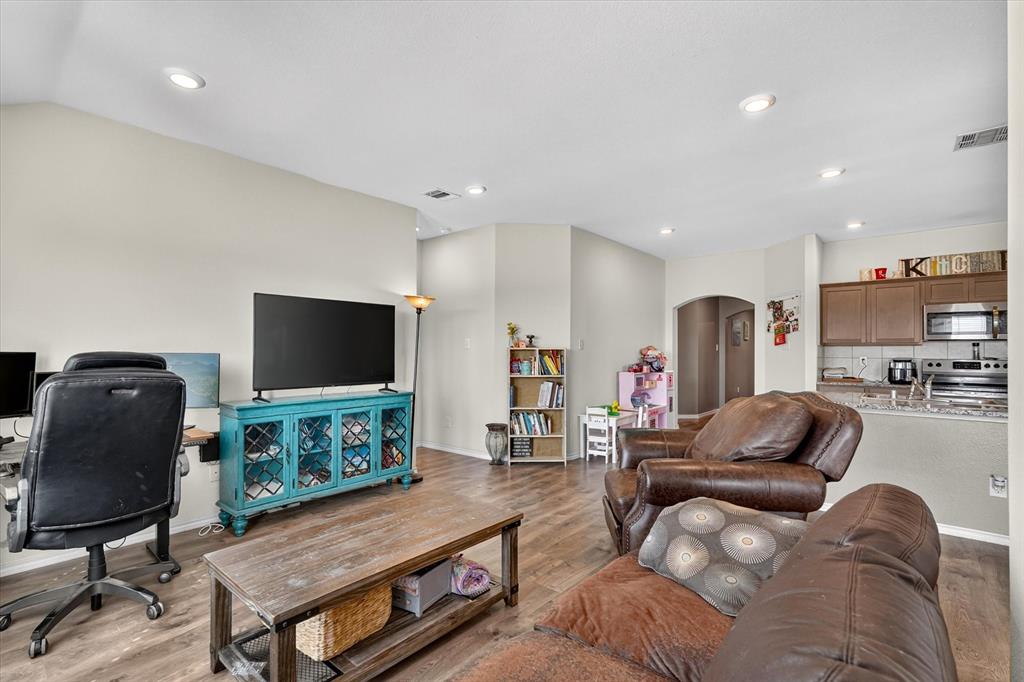 801 Turnbuckle Court Property Photo 4