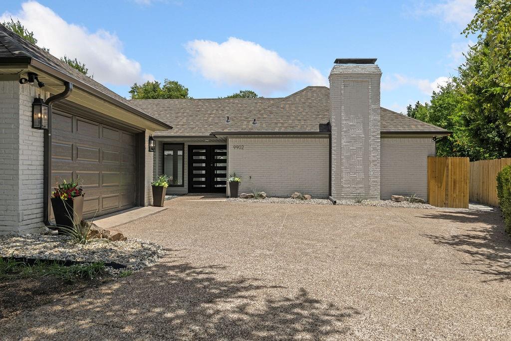 9902 Wood Forest Drive Property Photo 1