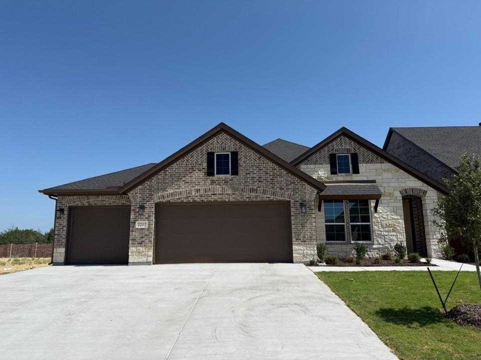 2217 Shamrock Lane Property Photo 1