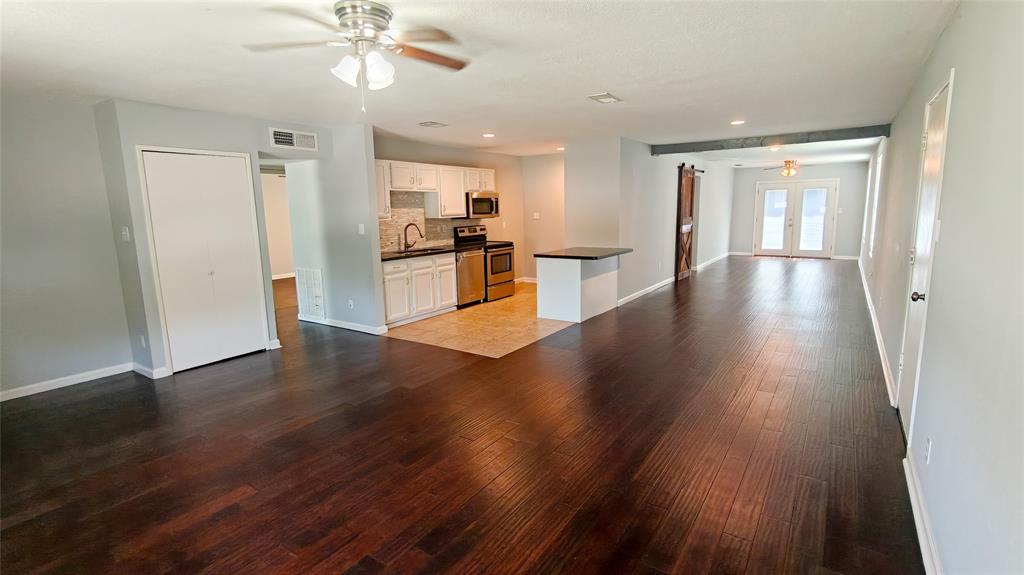4249 Driscoll Drive Property Photo 2