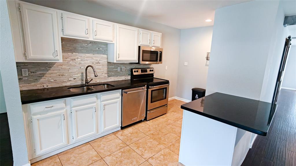 4249 Driscoll Drive Property Photo 3