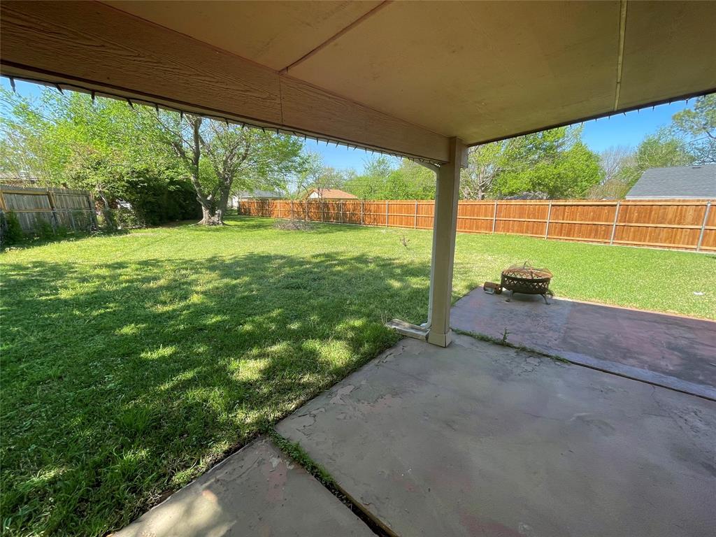 201 E Fuller Drive Property Photo 11