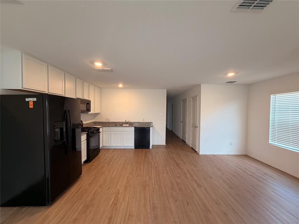 465 Whistlestop Way Property Photo 5