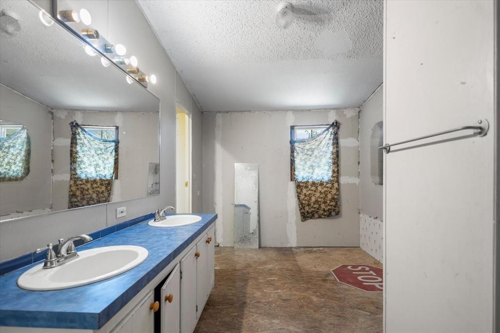 5942 Fm 3080 Property Photo 6