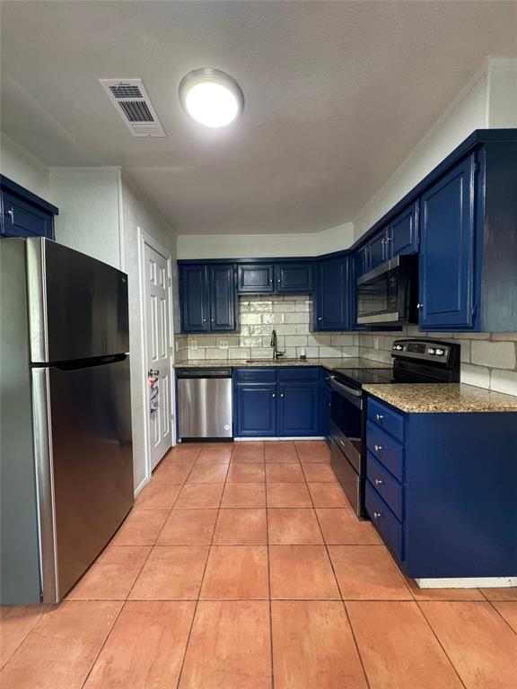 3241 Sandage Avenue Property Photo 6