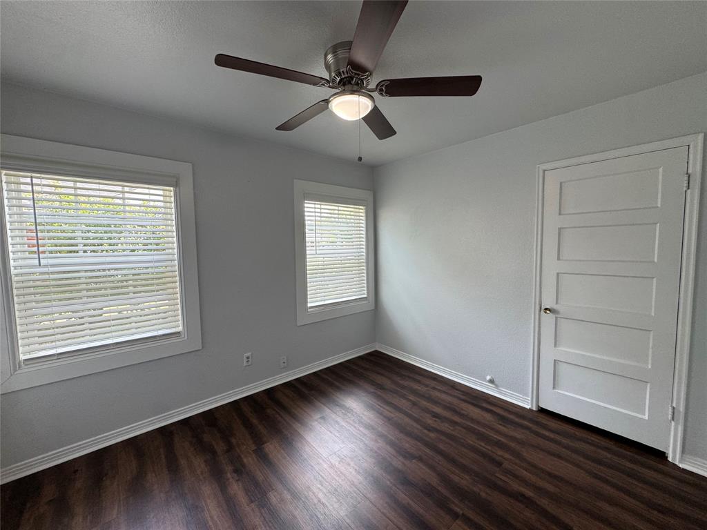 3241 Sandage Avenue Property Photo 7