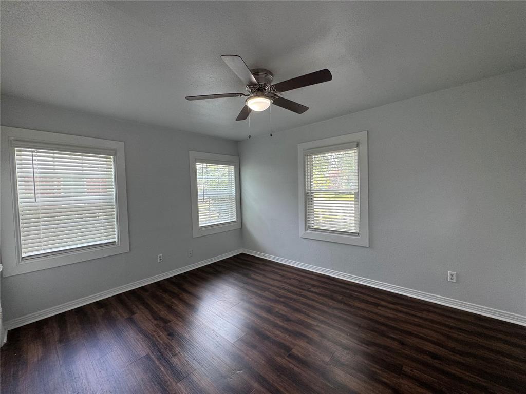 3241 Sandage Avenue Property Photo 10