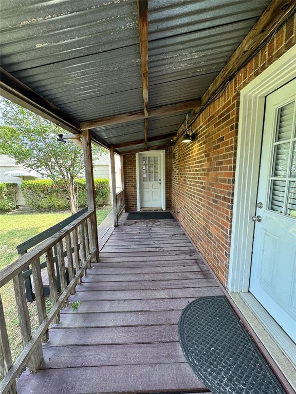 3241 Sandage Avenue Property Photo 14