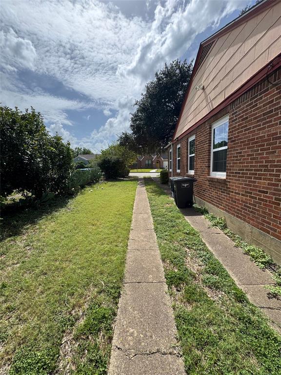 3241 Sandage Avenue Property Photo 17