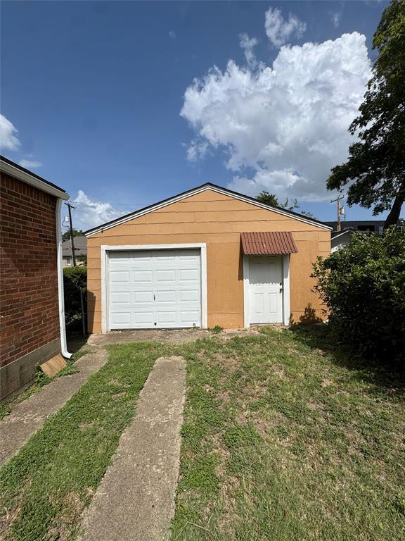 3241 Sandage Avenue Property Photo 18
