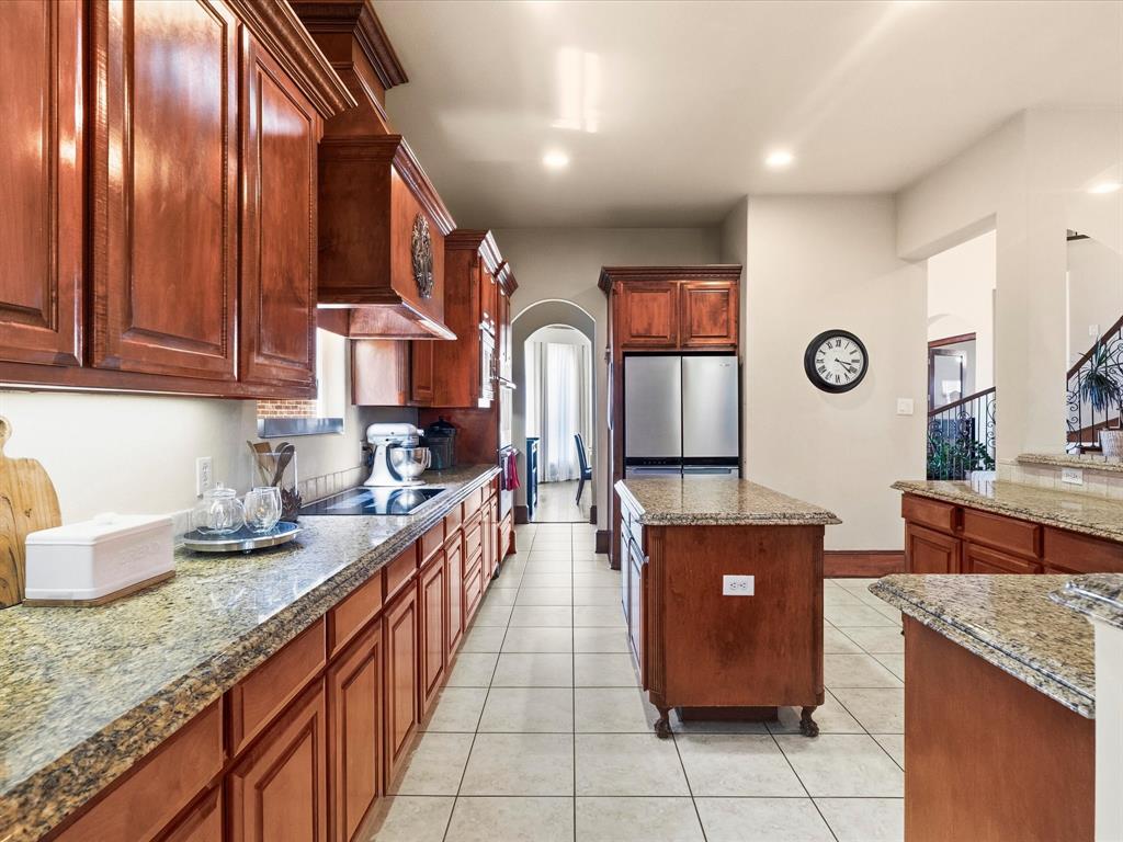 1615 Roma Lane Property Photo 10