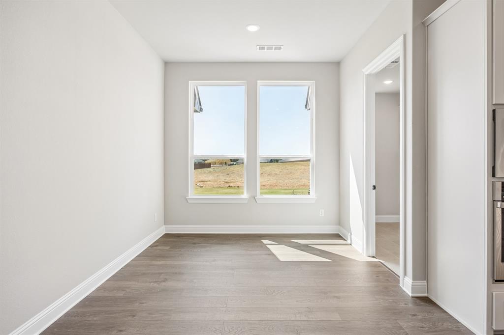 100 Bristol Lane Property Photo 8
