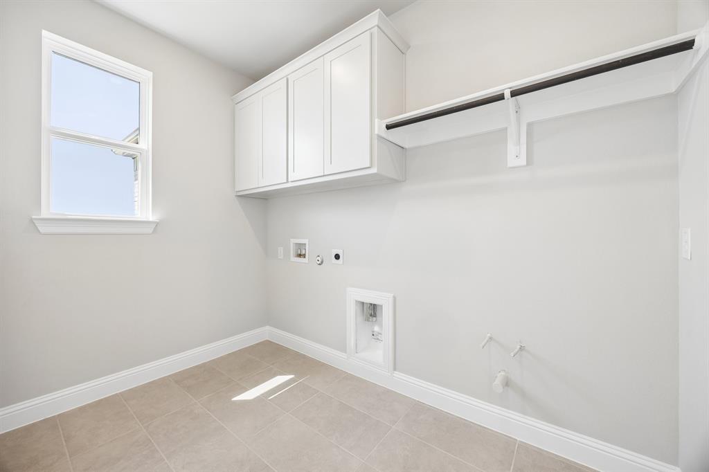 100 Bristol Lane Property Photo 9