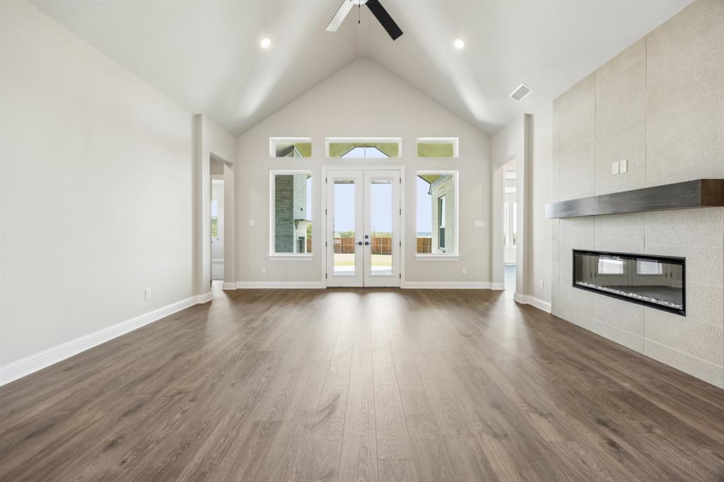 100 Bristol Lane Property Photo 11