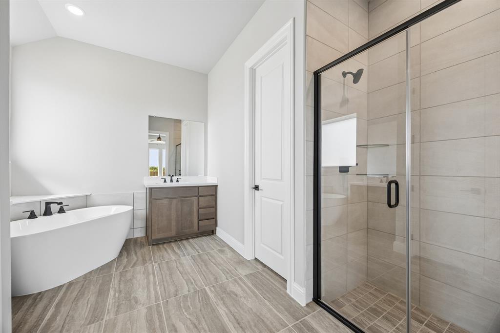 100 Bristol Lane Property Photo 15