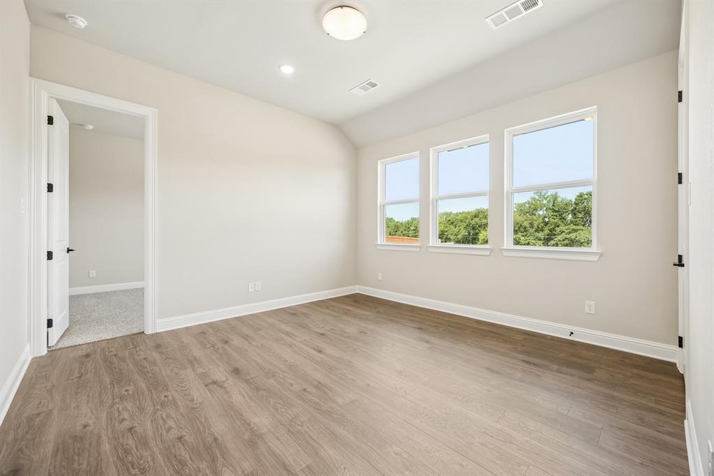 100 Bristol Lane Property Photo 17