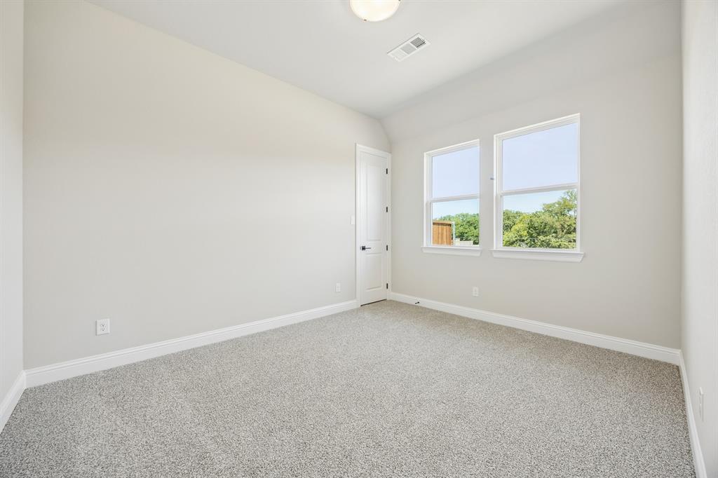 100 Bristol Lane Property Photo 18