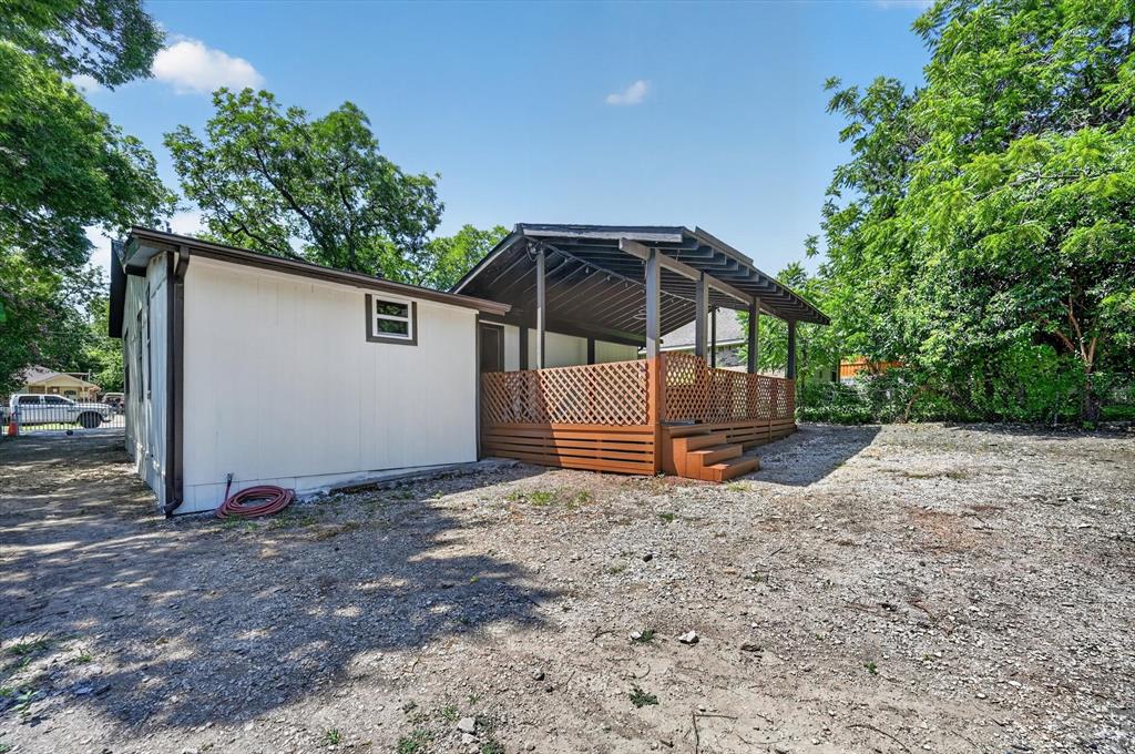 1113 Brock Street Property Photo 23