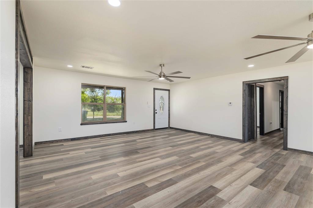 809 W Liveoak Street Property Photo 4