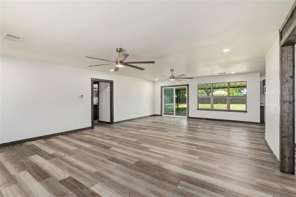 809 W Liveoak Street Property Photo 5