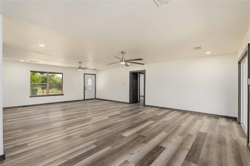 809 W Liveoak Street Property Photo 7