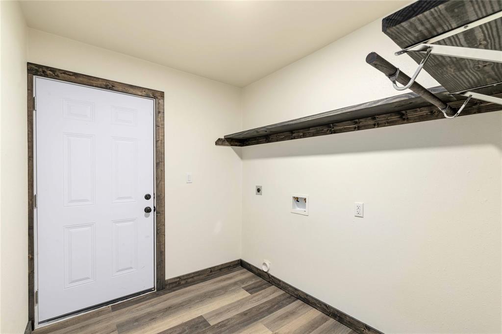 809 W Liveoak Street Property Photo 11