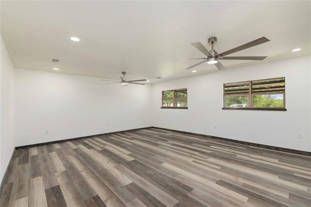 809 W Liveoak Street Property Photo 12