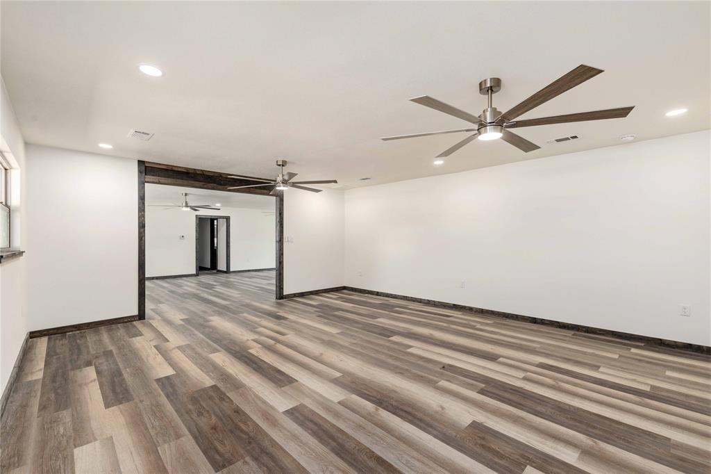 809 W Liveoak Street Property Photo 13