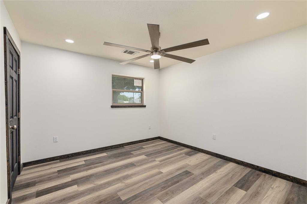 809 W Liveoak Street Property Photo 15