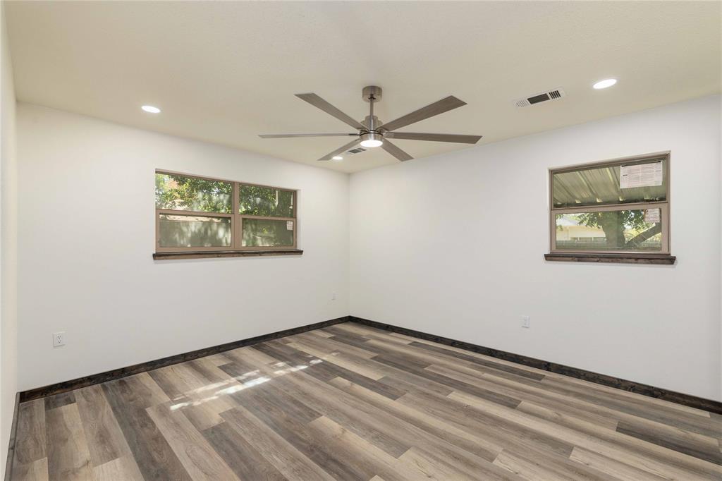 809 W Liveoak Street Property Photo 20