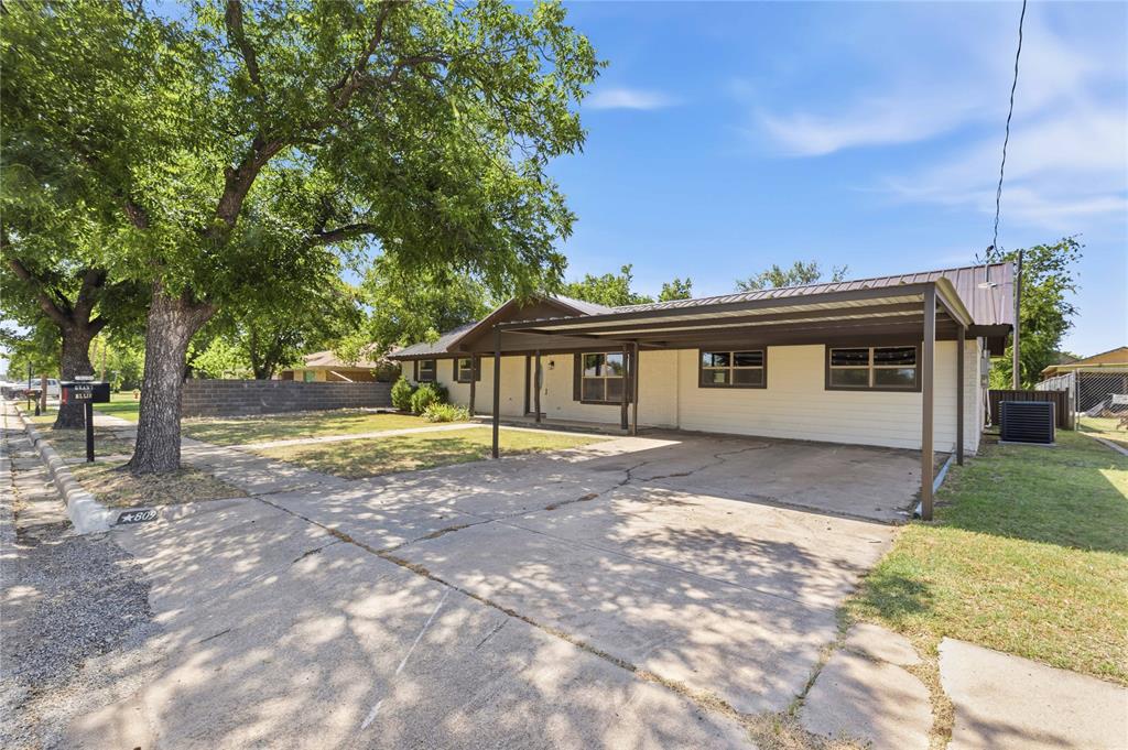 809 W Liveoak Street Property Photo 26