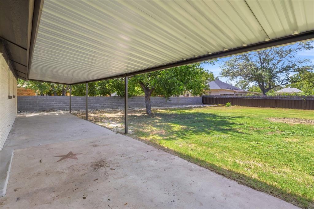 809 W Liveoak Street Property Photo 27