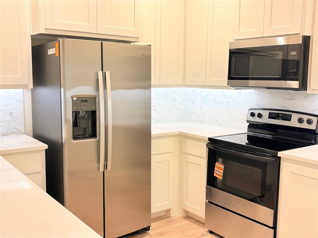 724 N Clements Street Property Photo 4