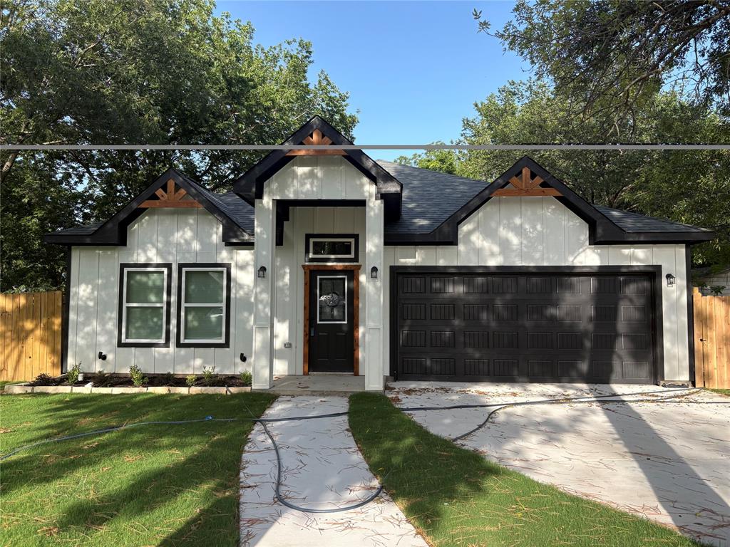 724 N Clements Street Property Photo 12