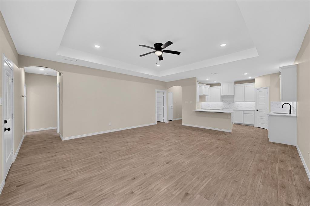 724 N Clements Street Property Photo 16