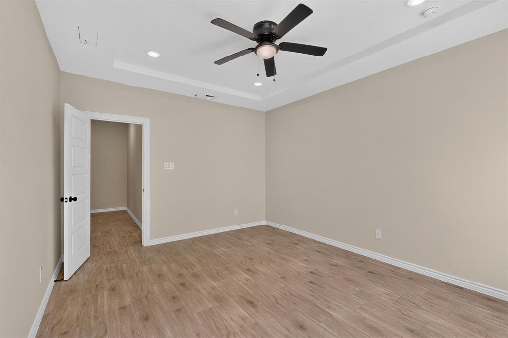 724 N Clements Street Property Photo 21