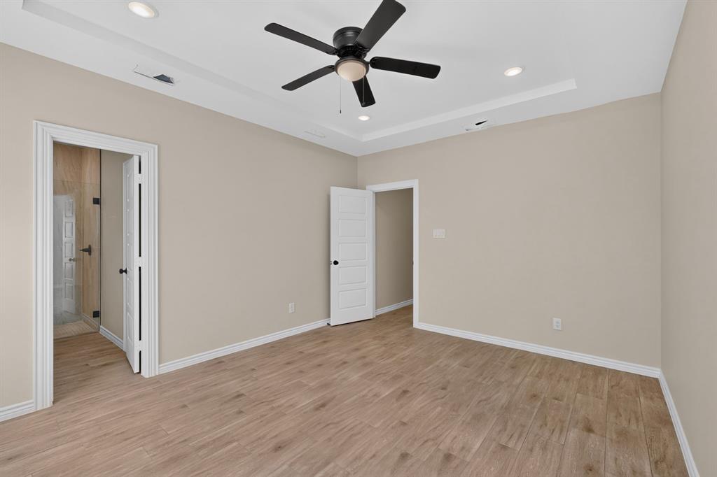724 N Clements Street Property Photo 23