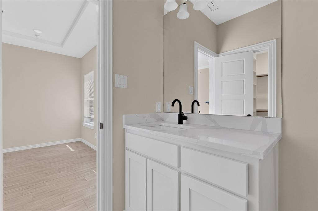 724 N Clements Street Property Photo 24