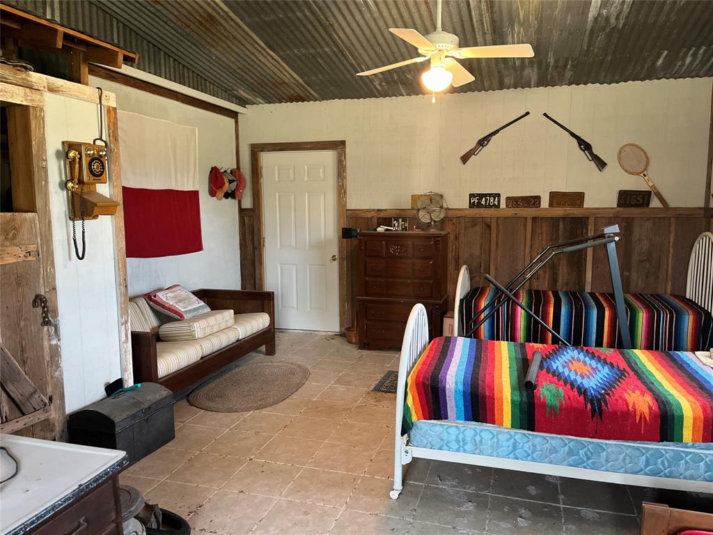 895 County Road 2480 Property Photo 10