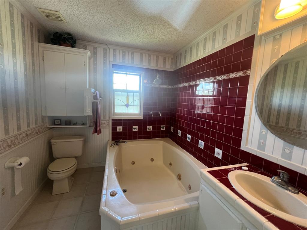 895 County Road 2480 Property Photo 38
