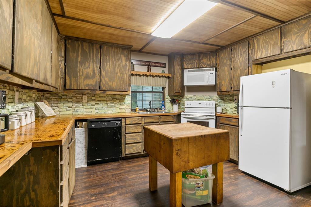 1710 County Road 2928 Property Photo 10