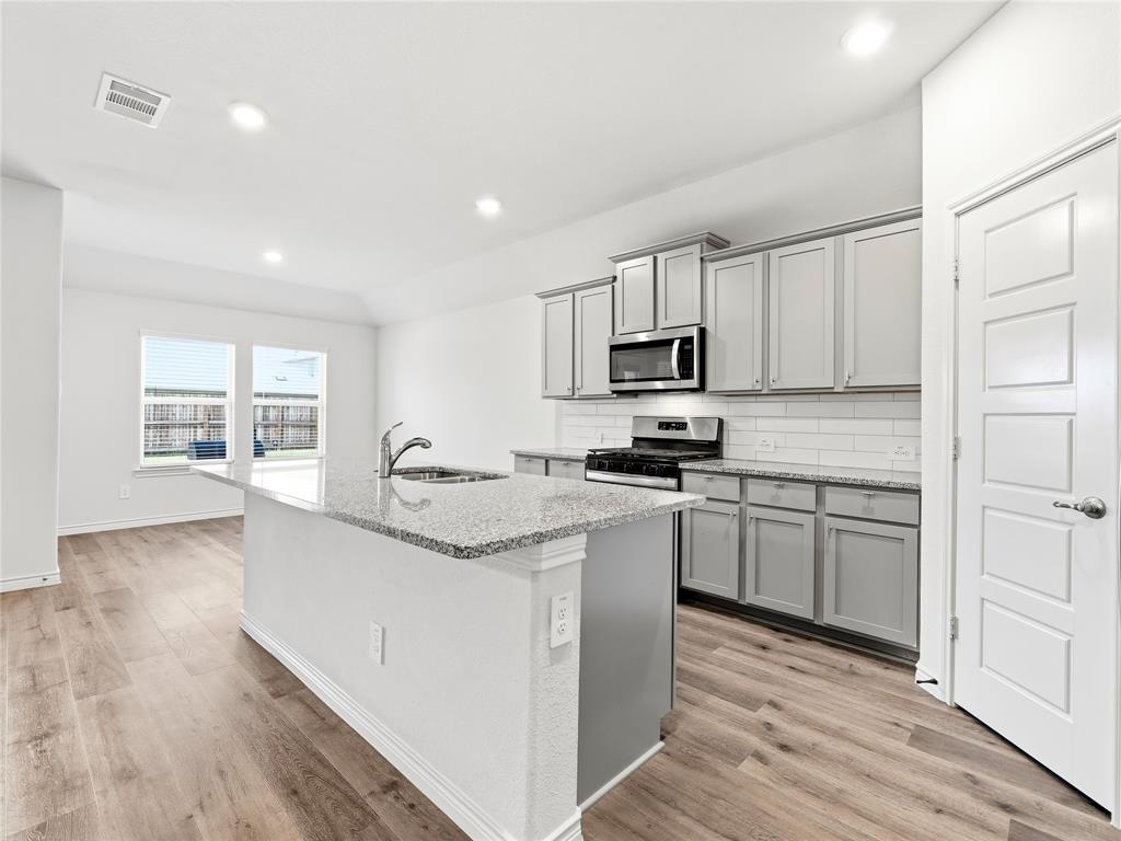 9809 Gooseneck Drive Property Photo 8