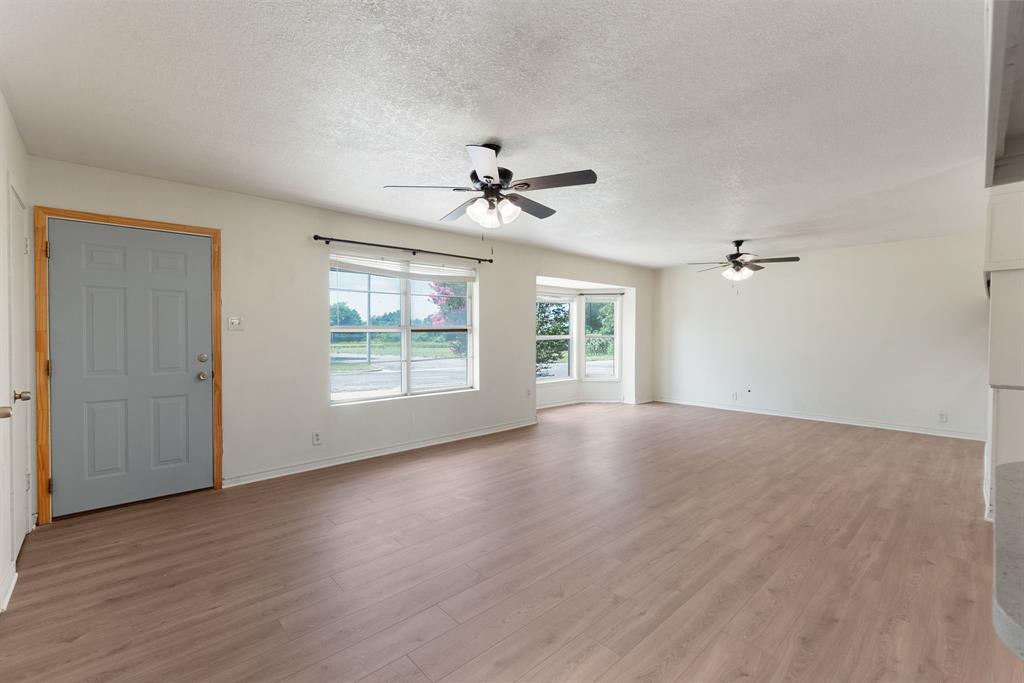 3401 Jewell Drive Property Photo 4