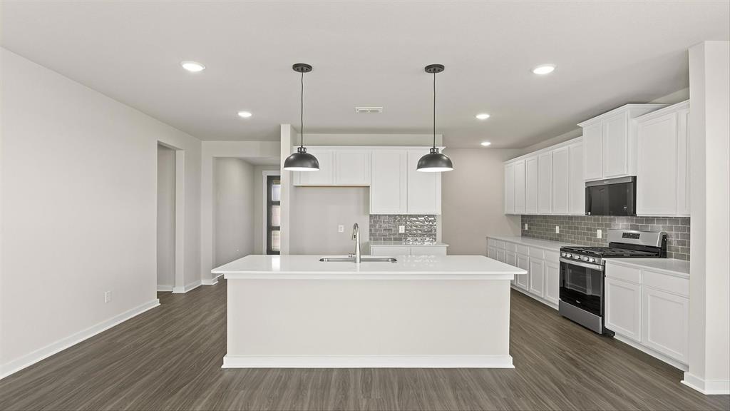 6908 Lincoln Pin Way Property Photo 5