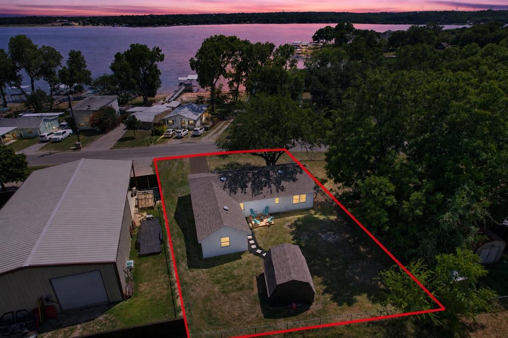 1624 E Lake Drive Property Photo 1